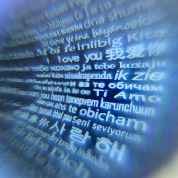 Projection Necklace I Love You-100 Languages - Picture 3 of 4